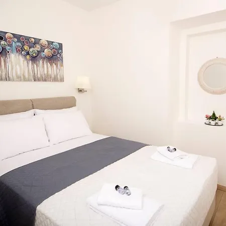 G&k House View דירה Messíni